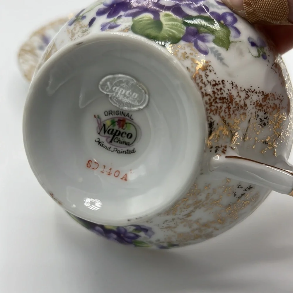 NAPCO CHINA ORIGINAL HAND PAINTED TEACUP SET PURPLE VIOLETS GOLD TRIM